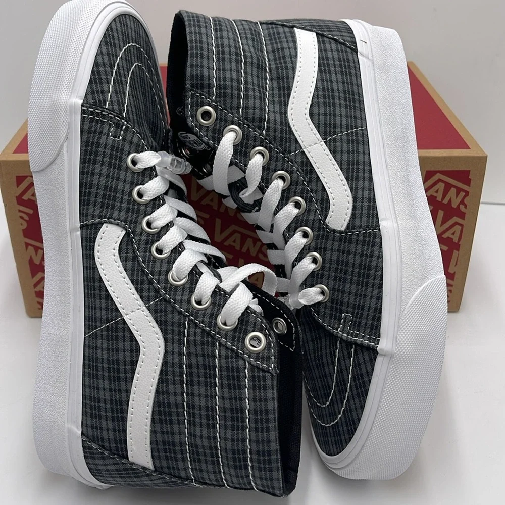 Vans WMNS Sk8-Hi Tapered Uv Beads Black
VN0009QPBM8
Sneakers - Picture 11 of 16